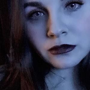 Meet your Posher, Caitlyn